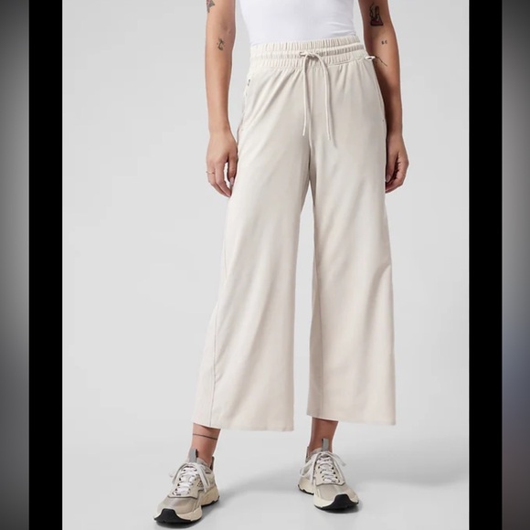 Athleta Pants - Athleta Avenue Wide Leg Crop Pant Cream, Size 12 Abalone